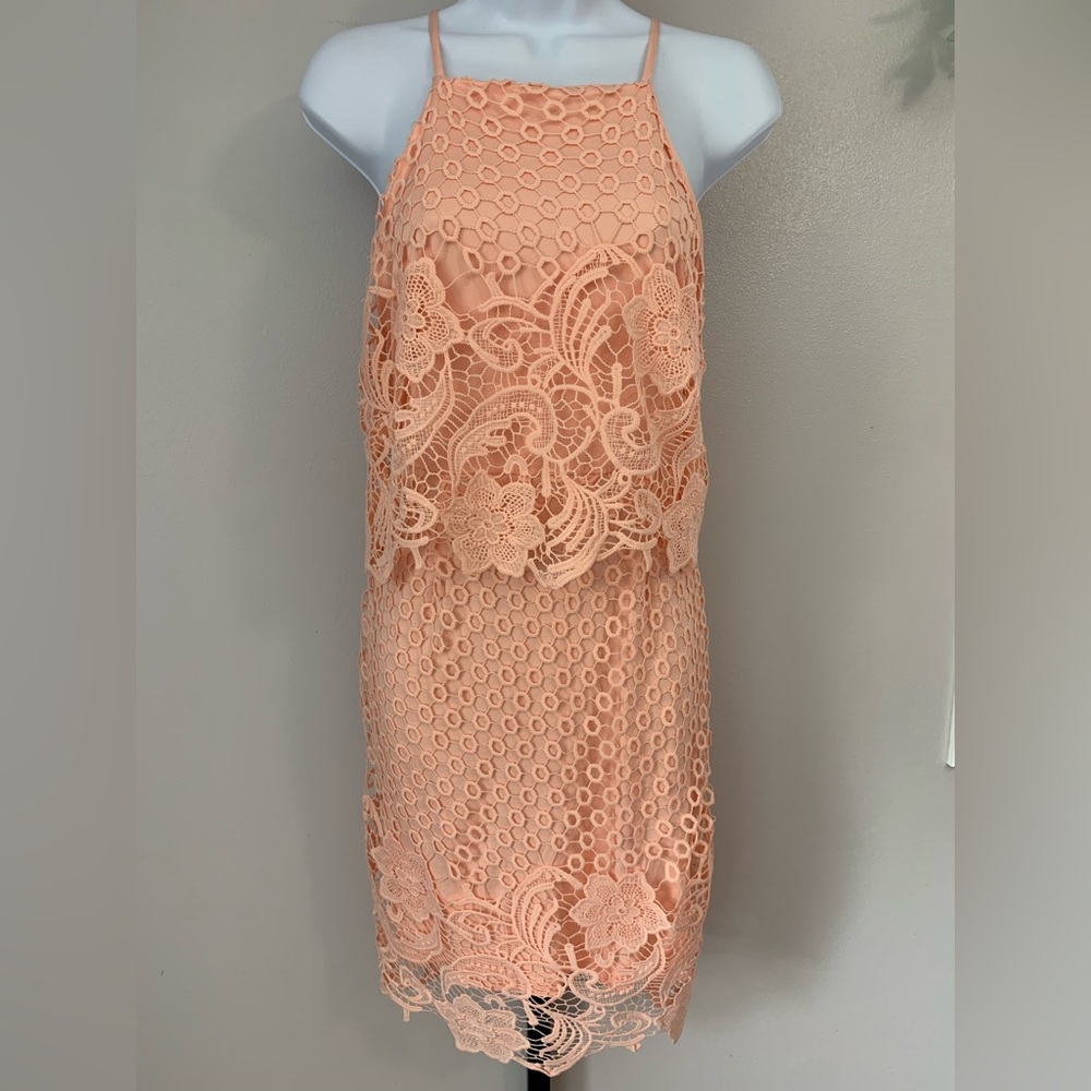 NWT BB Dakota Peach Lace Dress